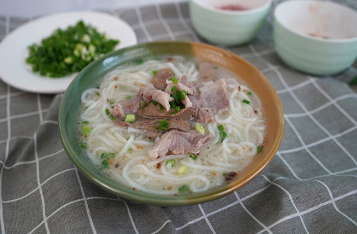 阿克塞原味汤粉王培训